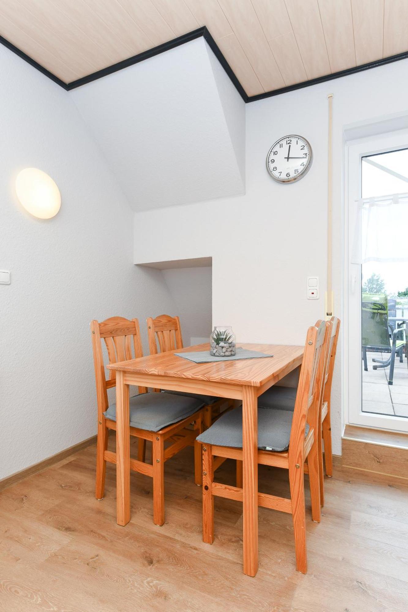 Ferienwohnungen im Haus Flinthörn Neuharlingersiel Exterior foto